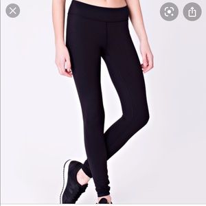 Ivivva black leggings